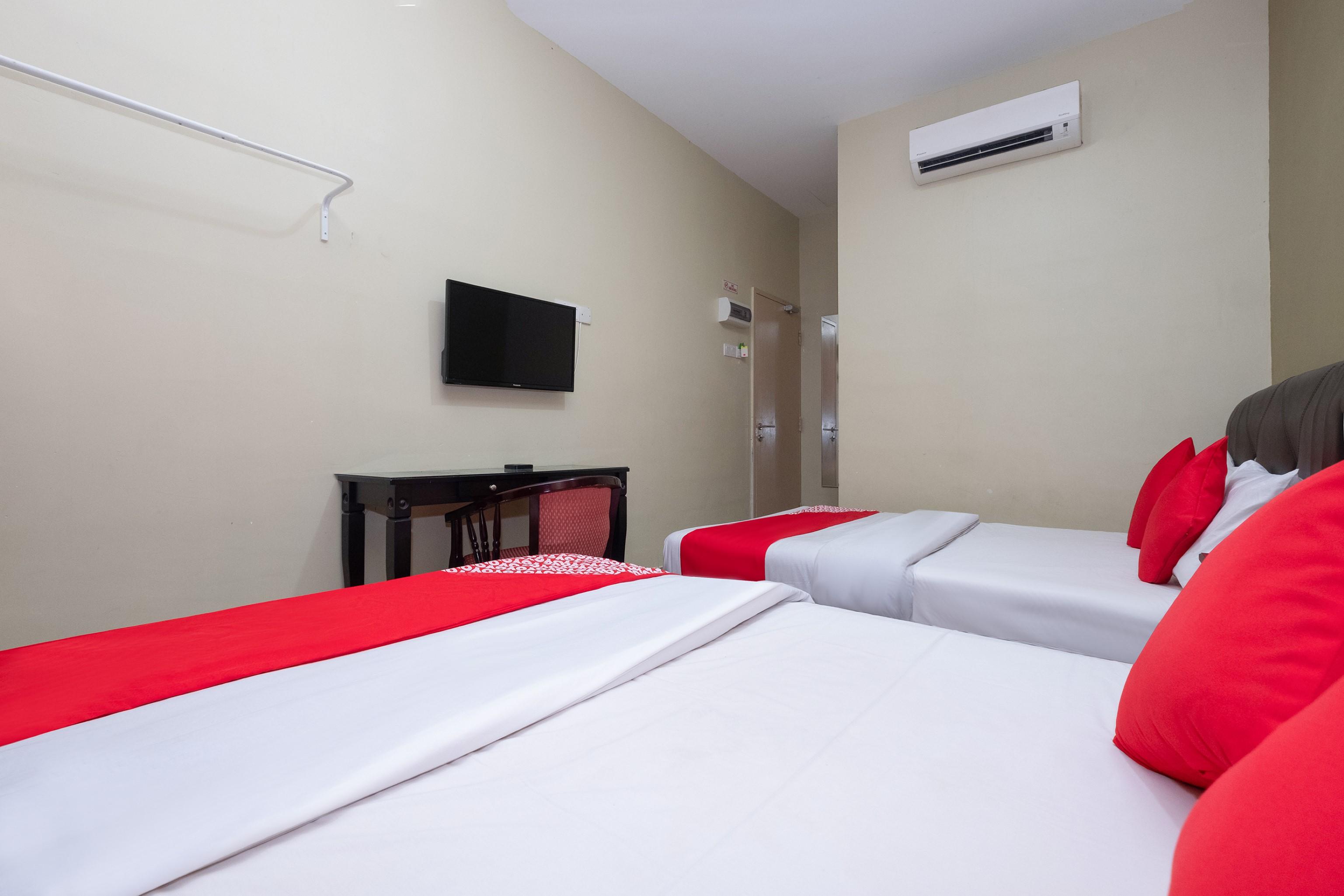 Oyo 89981 Nyamanya Hotel Kuantan Kültér fotó