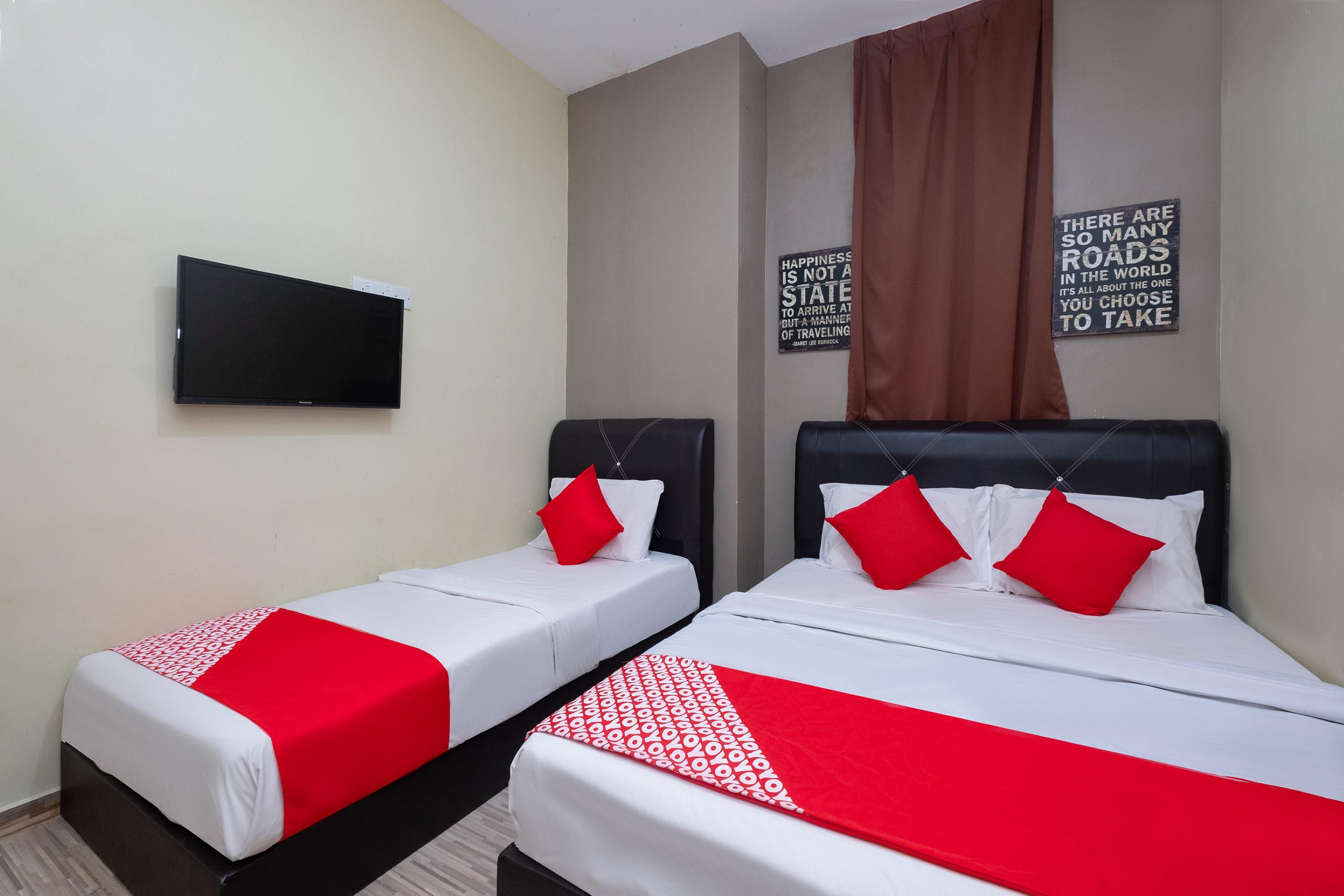 Oyo 89981 Nyamanya Hotel Kuantan Kültér fotó