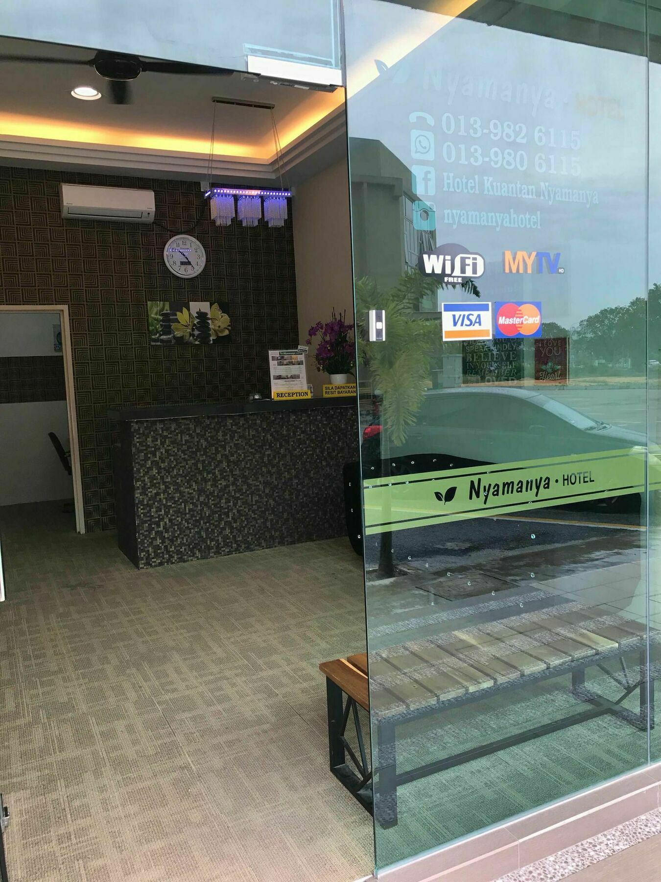 Oyo 89981 Nyamanya Hotel Kuantan Kültér fotó